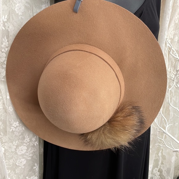 Beautiful Camel Felt Winter Hat with Real Fur Accent - Picture 7 of 8